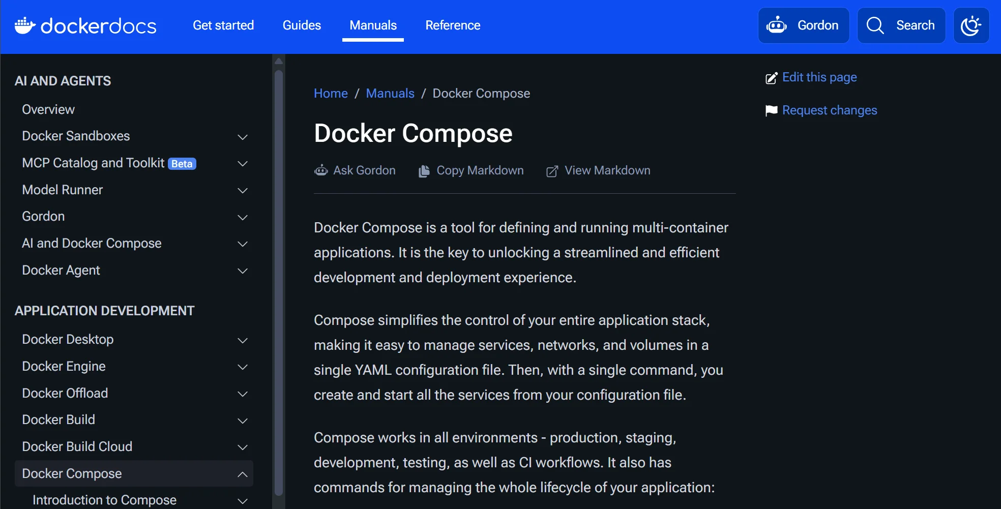 docker-compose.yml 파일에 Node.js 앱과 PostgreSQL 서비스를 정의한 코드와 docker compose up 실행 터미널 화면